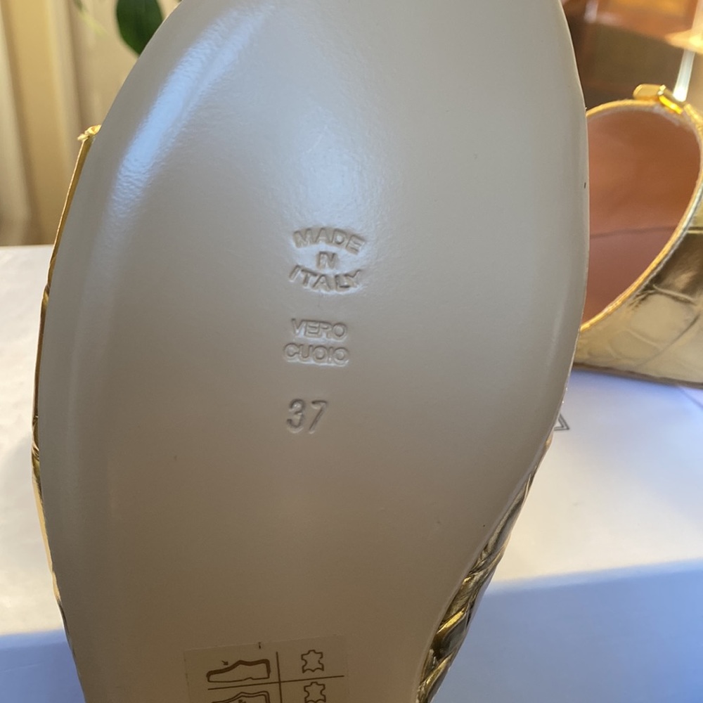 ✨ NWT Moschino Gold Croc Embossed M Logo Slide Sandals EU 37 🇮🇹 - Picture 14 of 16